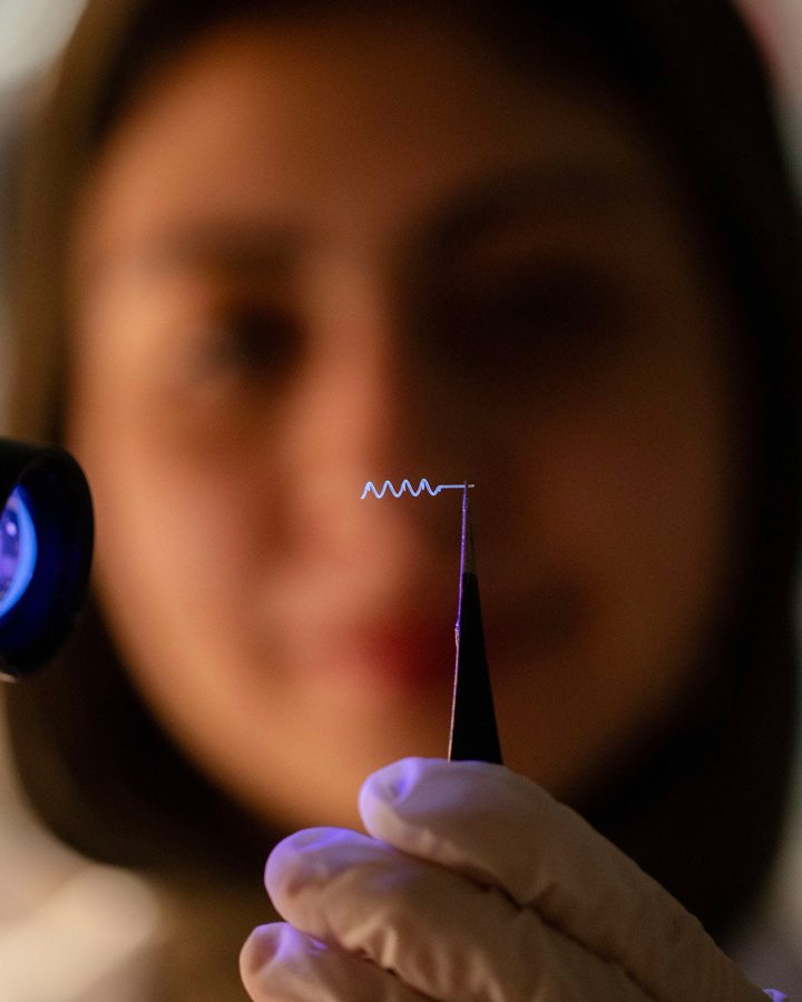 Tiny brain implant targets multiple regions for precise drug delivery